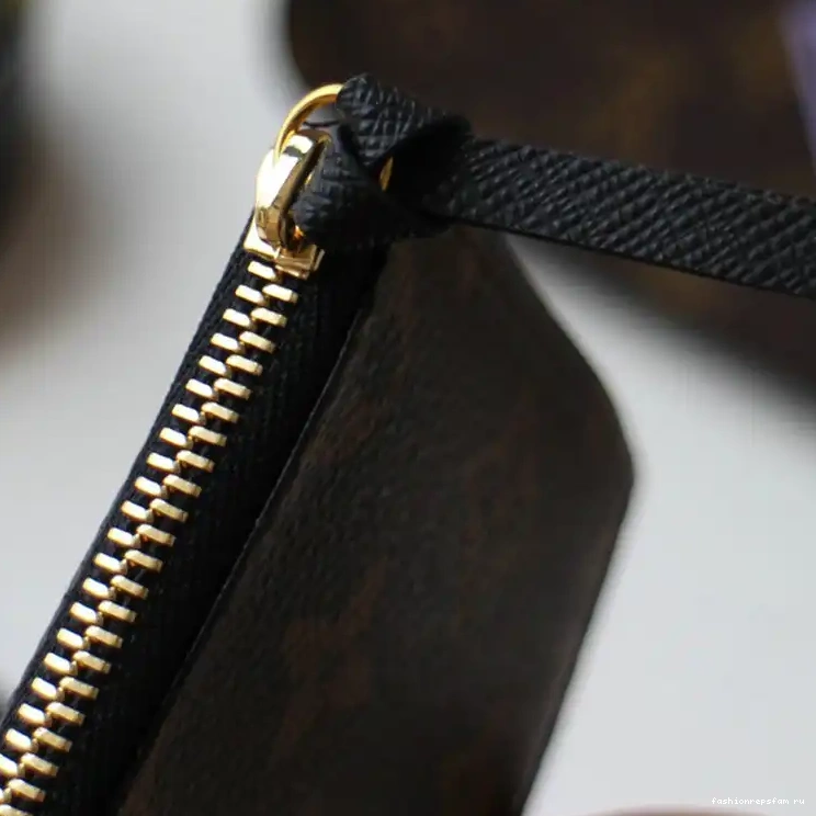 Fashionrepsfam ru LV 2104DJ0051 Bags 0709